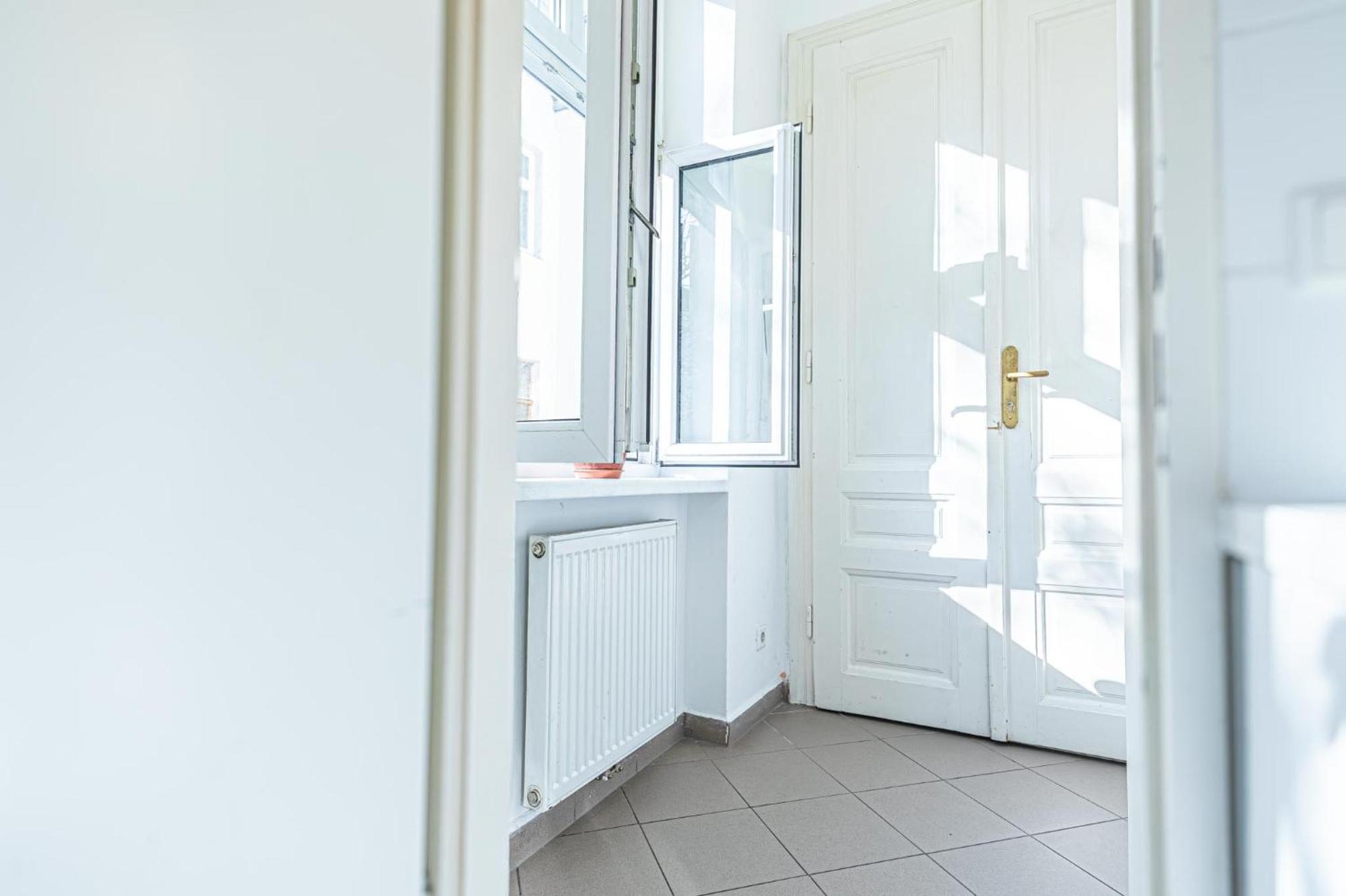 Apartment Stylish 2br Shared For Longstays Margareten, Up To 5p *