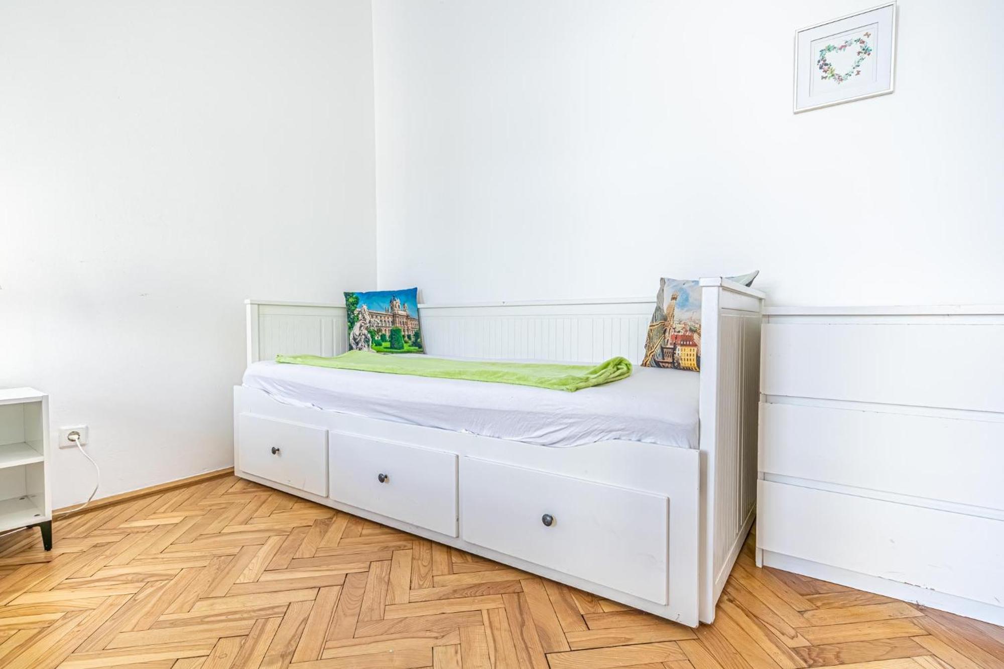 Apartment Stylish 2br Shared For Longstays Margareten, Up To 5p