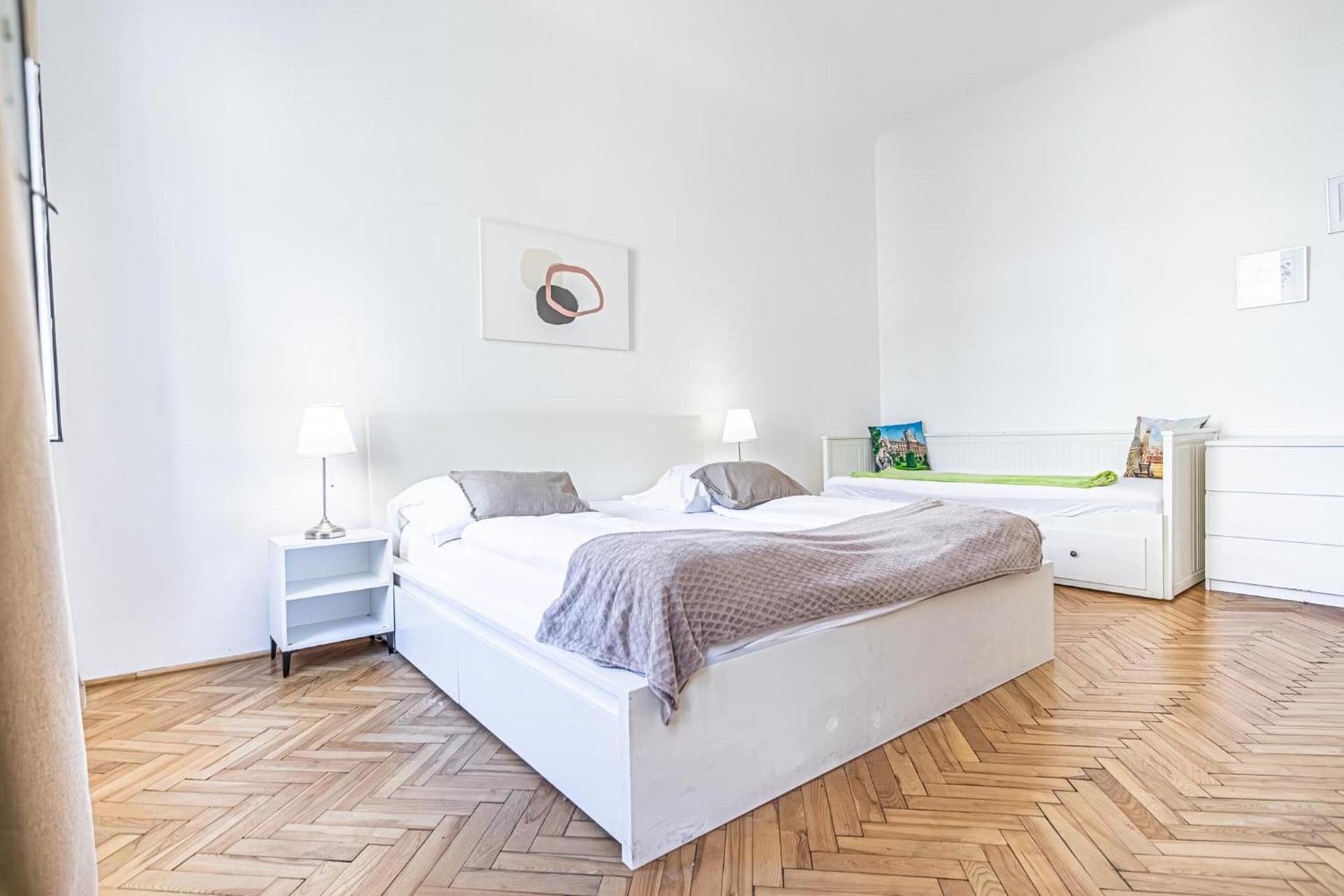 Apartment Stylish 2br Shared For Longstays Margareten, Up To 5p